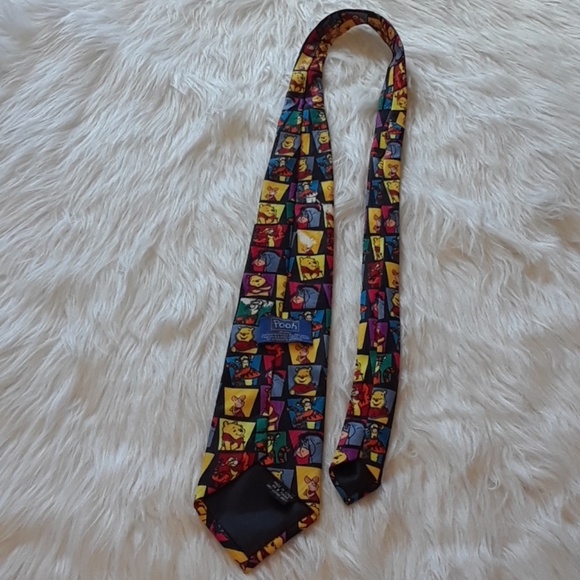 VINTAGE *POOH* WINNIE THE POOH NECKTIE 💚 - Picture 6 of 11